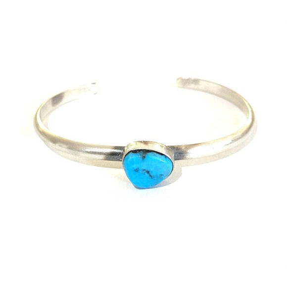 Navajo handmade sterling silver natural turquoise bracelet - Picture 1 of 4